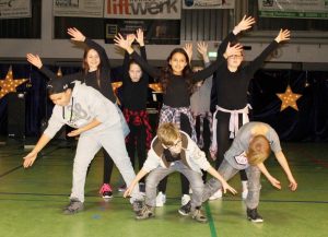 Begeisterten mit ihrer Show: die Little Streetdancers der 5b.