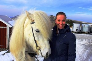 Hat sich mit ihrem Islandpferdehof am Friedrichstein einen Kindheitstraum erfüllt: Saskia Rüffert.